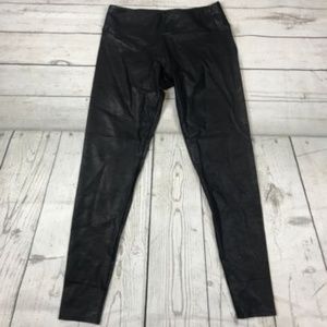 Onzie Size Medium Black Shiny Snakeskin Leggings